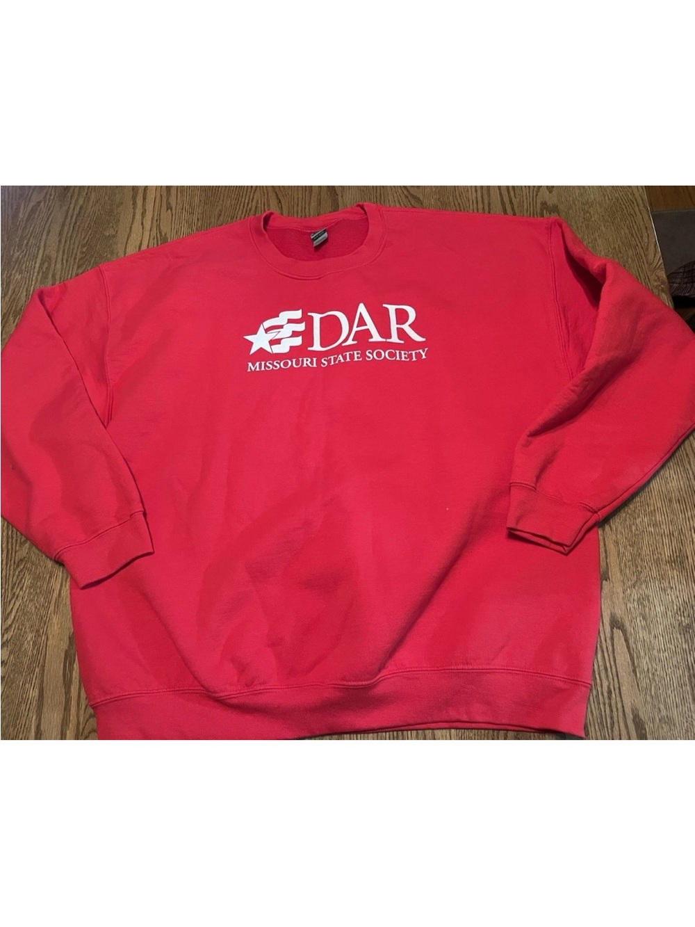 Gildan Red DAR Missouri State Society Crewneck Sweatshirt